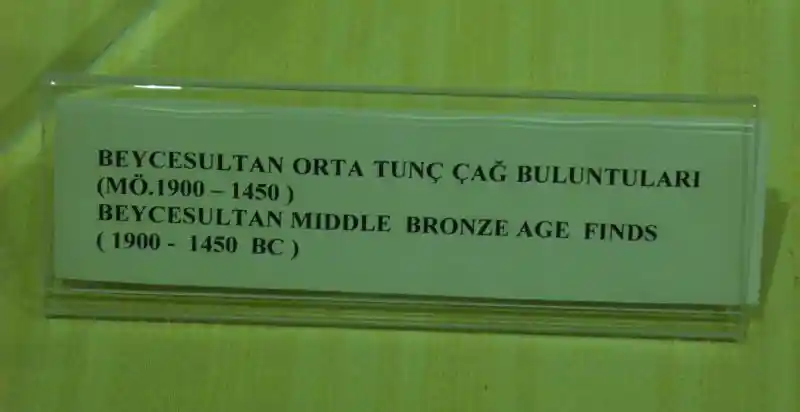 Description of six-pointed star with a hole in the center carved on clay. Beycesultan middle bronze age finds dated 1900-1450 BC.
